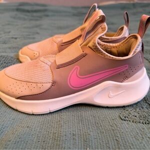 No-tie Nike Kids Sneakers with Pink Swoosh and Mauve base, size 3.5Y